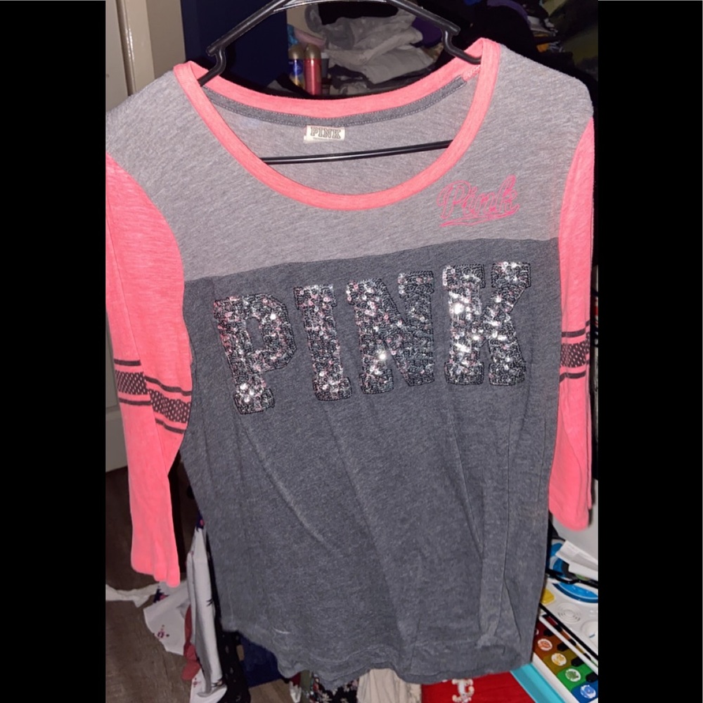 VS pink shirt. 3/4 sleeve. small